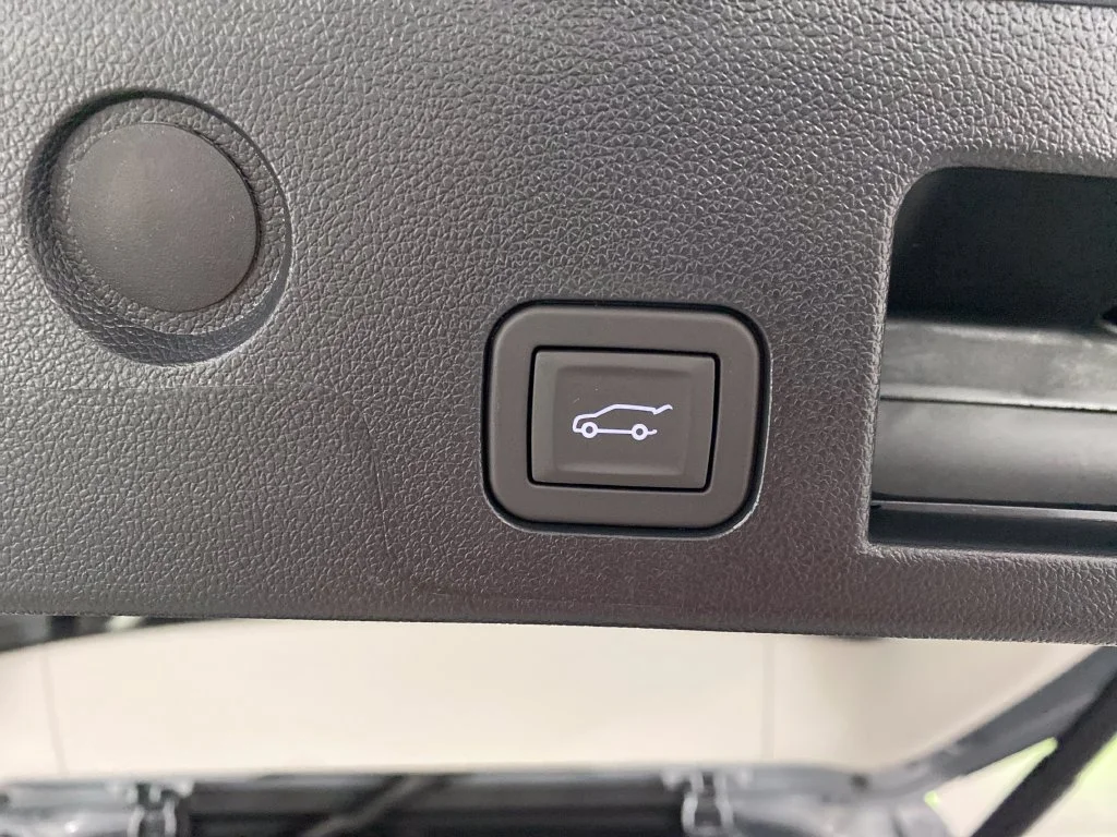 New 2027 Sterling Metallic GMC Denali image 11
