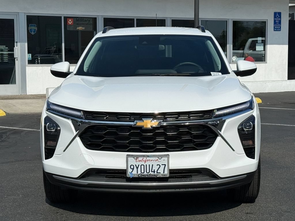 Used 2026 Summit White Chevrolet LT image 3