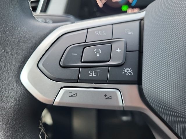 New 2026 Black Volkswagen 2.0T SE w/Technology image 22