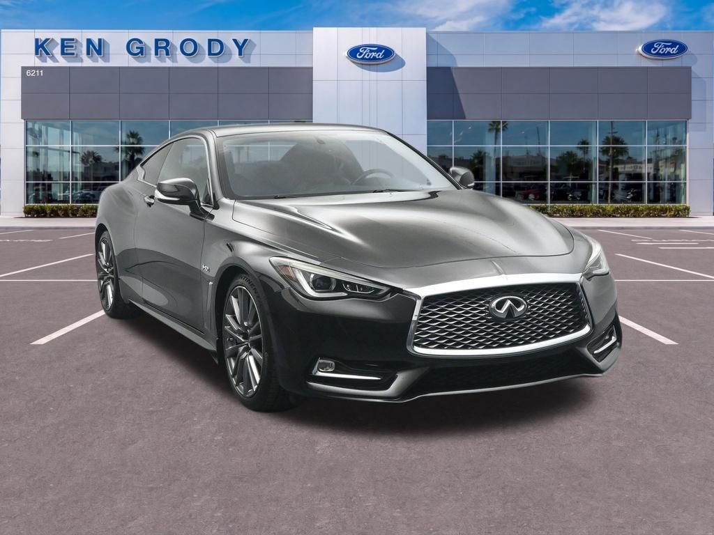 2017 INFINITI Q60 Red Sport 400's photo