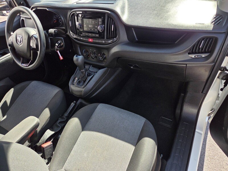 Used 2022 White Ram Base image 21