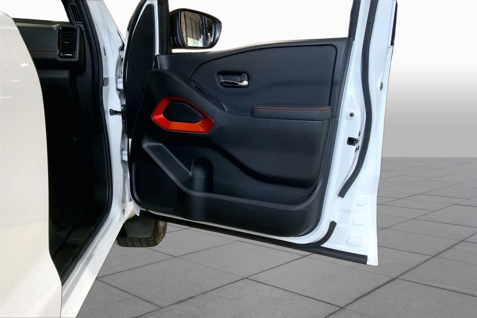 Used 2024 Glacier White Nissan PRO-4X image 22