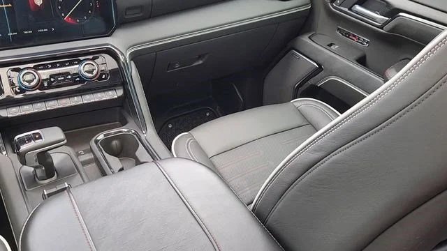 Used 2025 Summit White GMC AT4X image 29