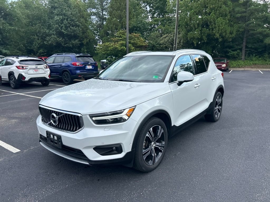 Used 2022 White Volvo Inscription image 10