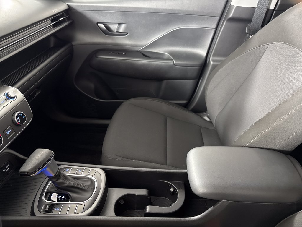 2024 Hyundai Kona SE - Photo 23