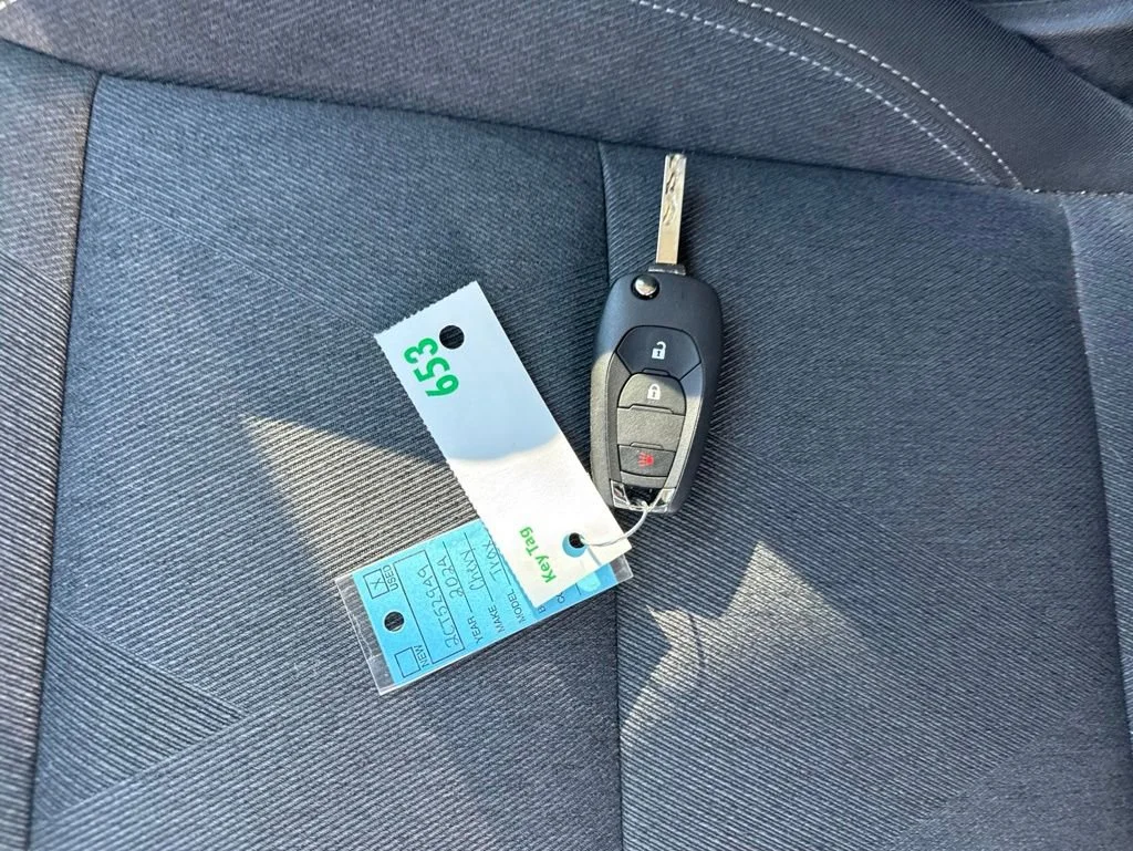 View vehicle photo 7