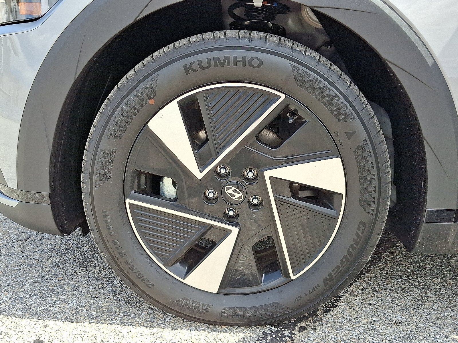 2025 Hyundai IONIQ 5 SE - Photo 21