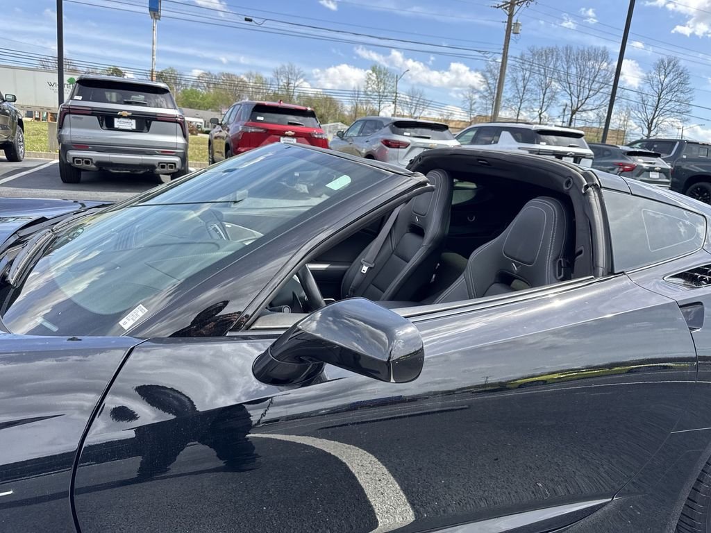 Used 2016 Black Chevrolet Stingray image 22