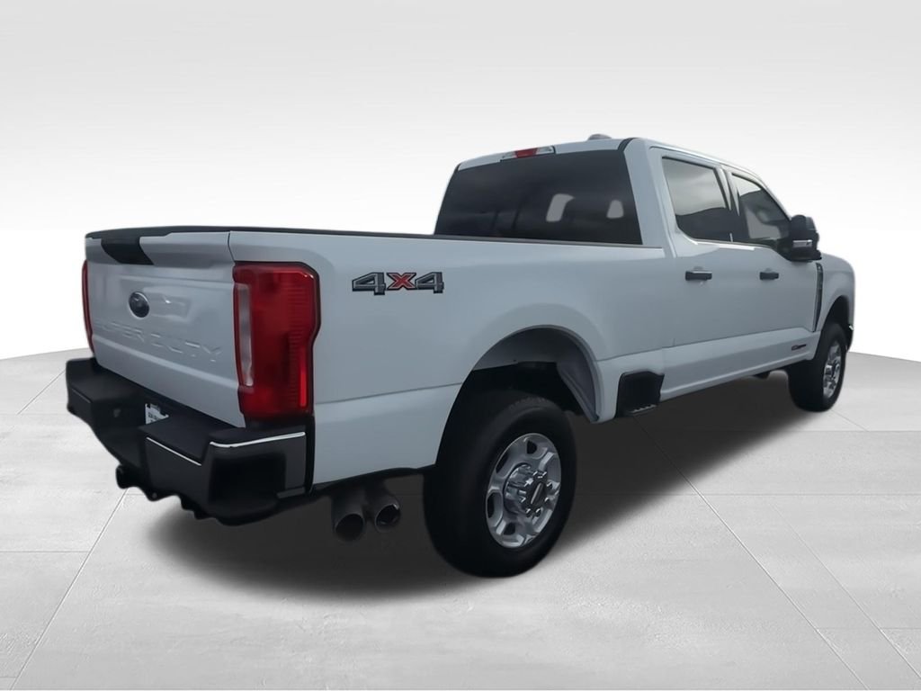 New 2026 Oxford White Ford F-250® XLT image 8