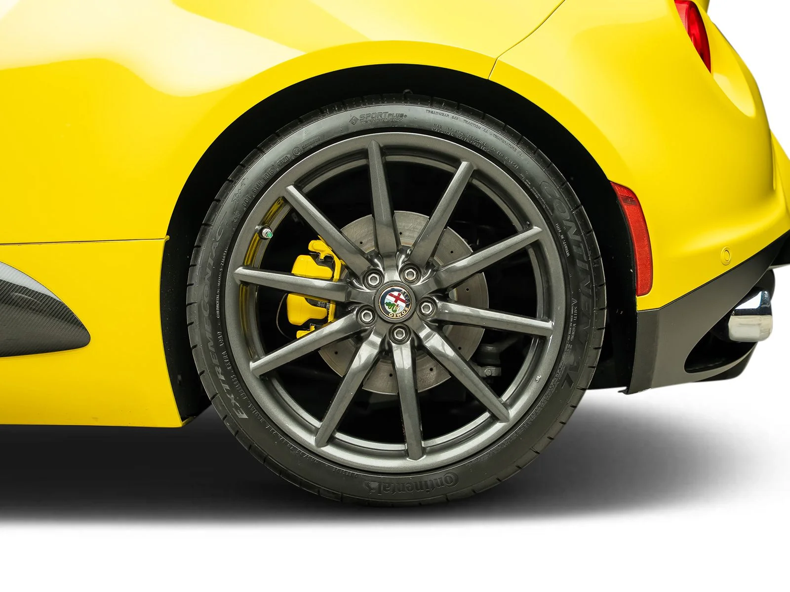 Used 2016 Yellow Alfa Romeo Base image 27