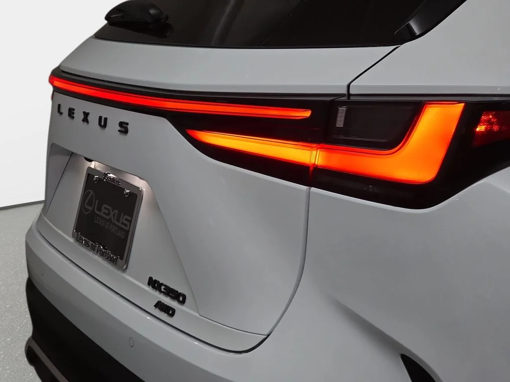 New 2026 Ultra White Lexus 350 F SPORT Handling image 31