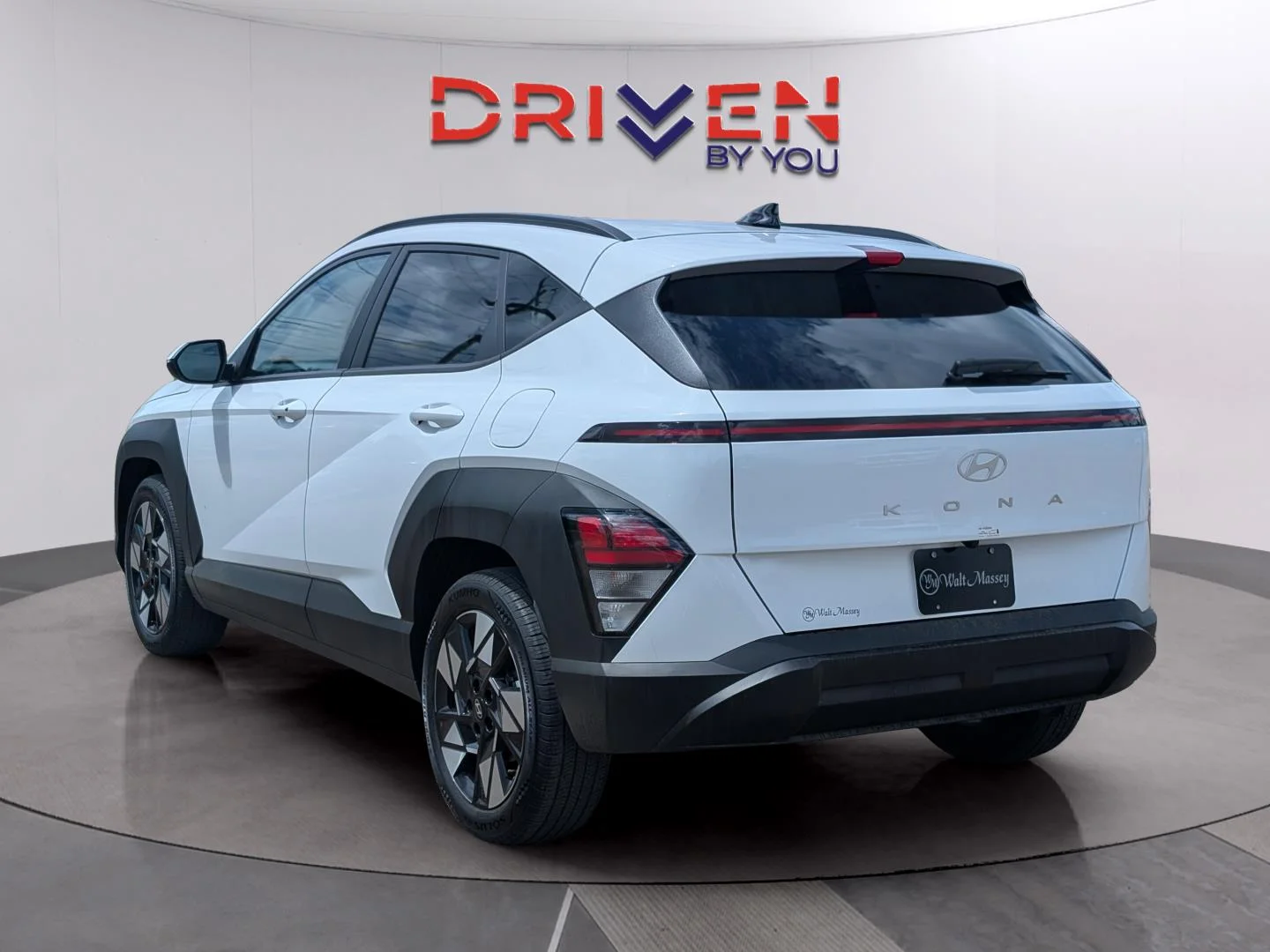 Used 2025 Atlas White Hyundai SEL image 3
