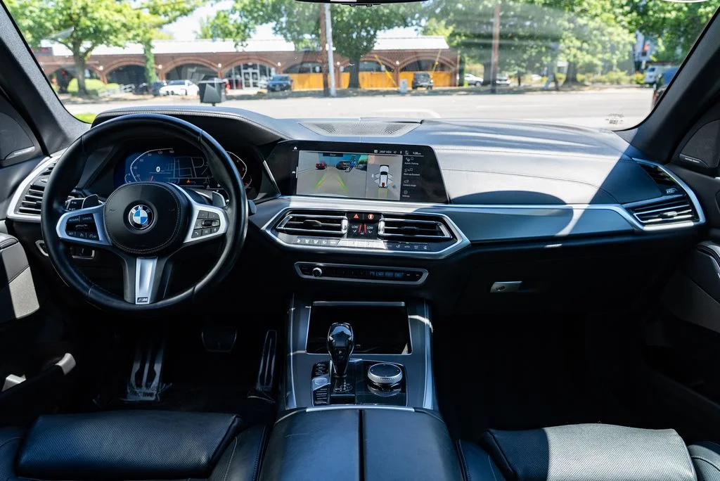 Used 2019 White BMW xDrive50i image 10