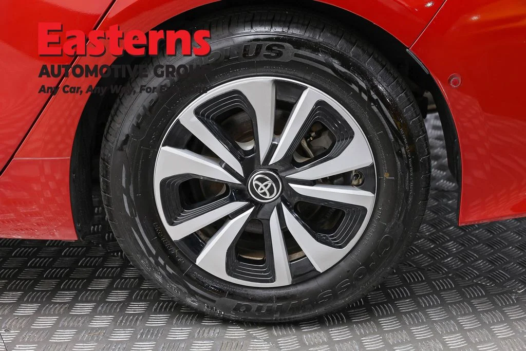 Used 2018 Red Toyota Advanced image 8