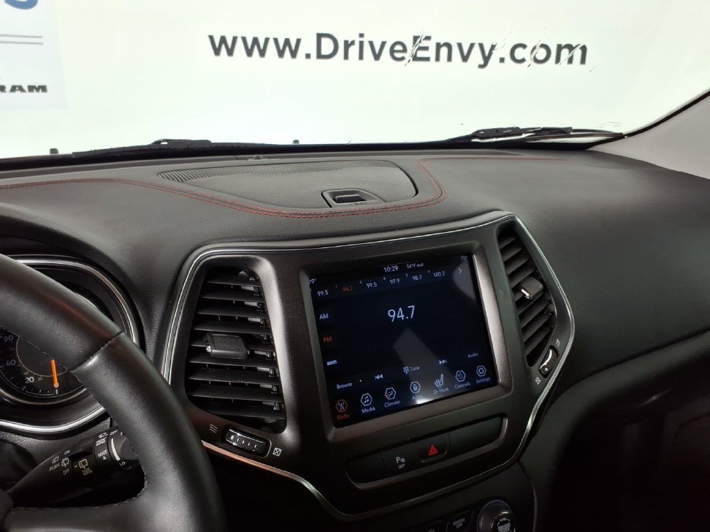 Used 2019 Red Jeep Trailhawk image 21