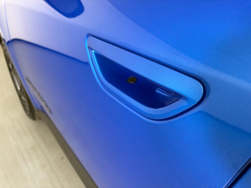 New 2026 Hydro Blue Pearl-Coat Exterior Paint Jeep Limited image 12