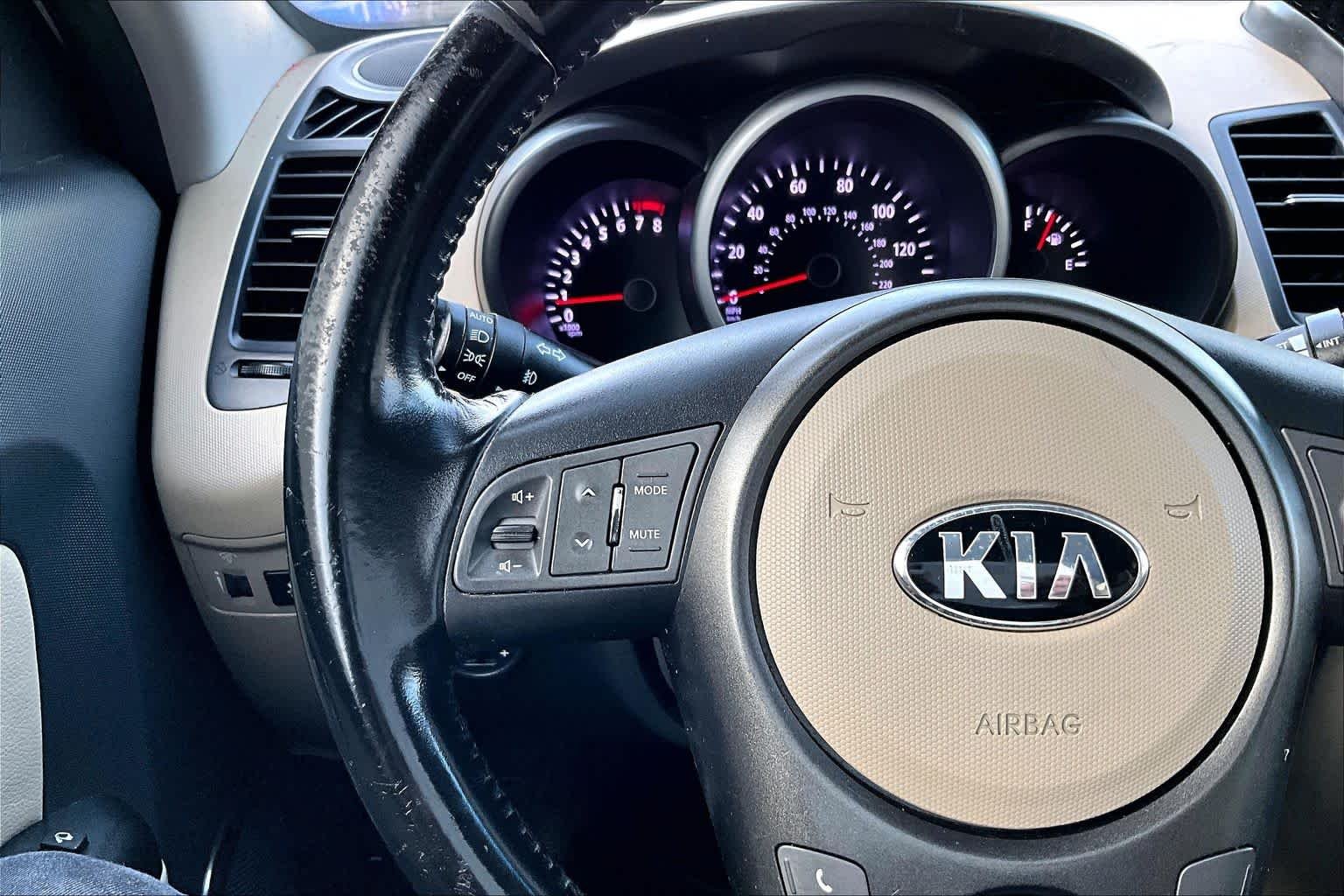 Used 2013 Dune Kia ! image 22