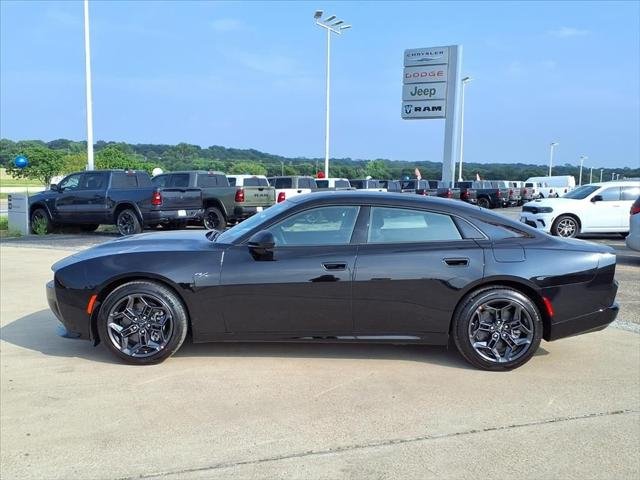 New 2026 Diamond Black Crystal Pearlcoat Dodge R/T image 4