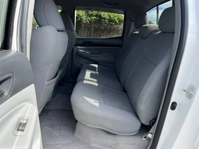 Used 2009 Super White Toyota  image 14