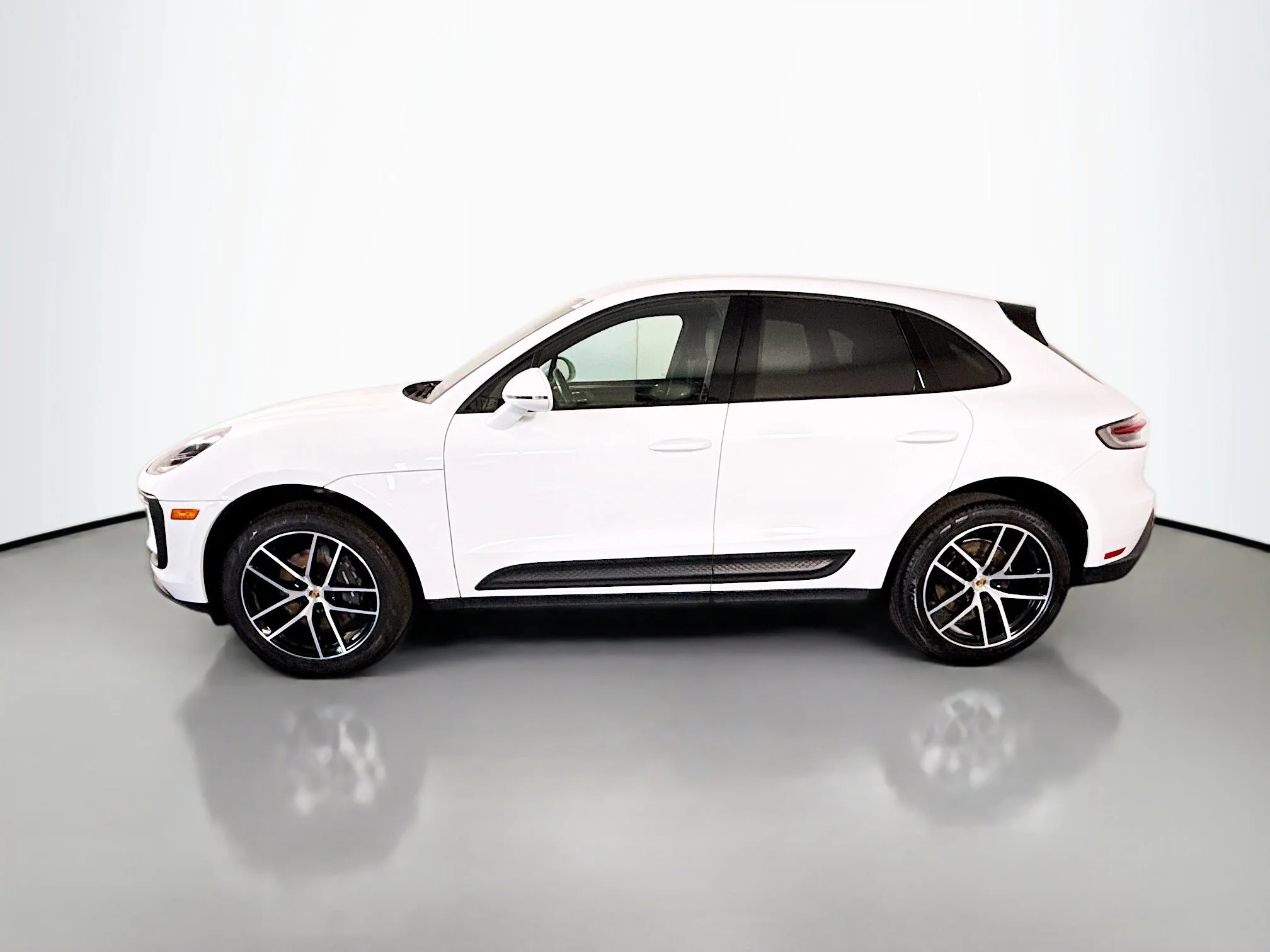 Used 2023 Carrara White Metallic Porsche Base image 4