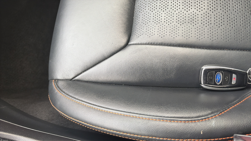 Used 2020 Crystal White Pearl Subaru Limited image 19