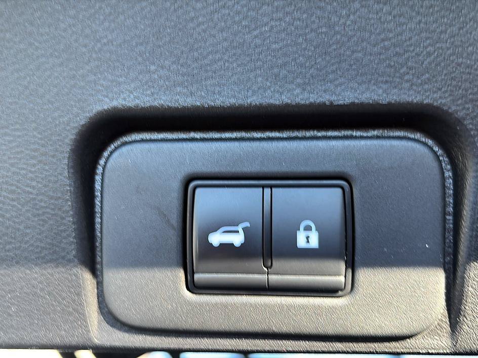 Used 2025 Gun Metallic Nissan SV image 39