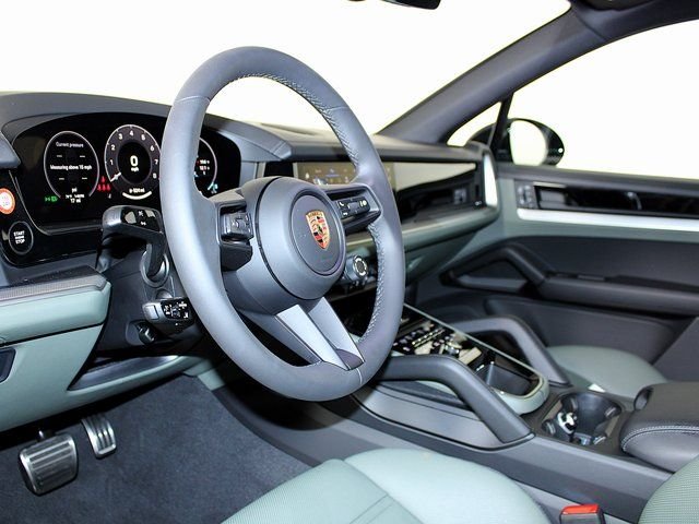 2025 Porsche Cayenne S - Photo 4