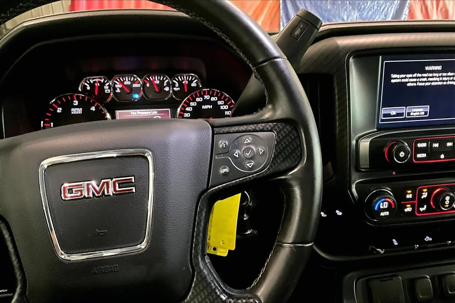 Used 2015 Onyx Black GMC SLE image 25