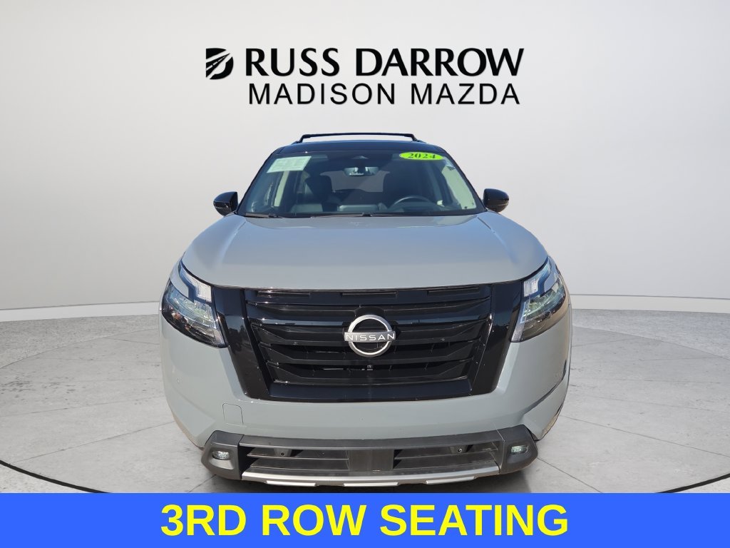 Used 2024 Gray Nissan Platinum image 8