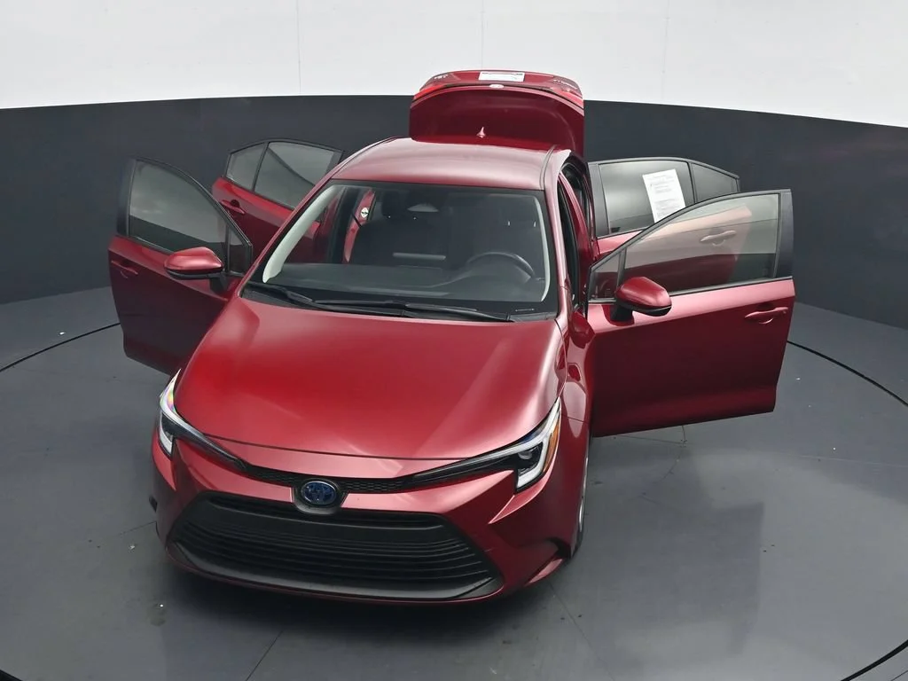 2025 Toyota Corolla LE - Photo 43