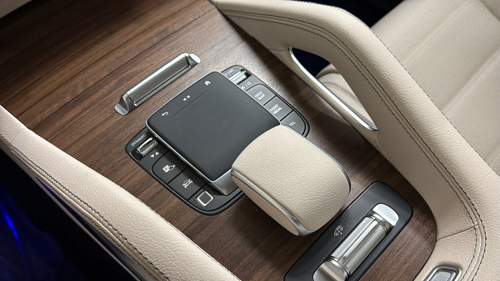 New 2026 Polar White Mercedes-Benz GLS 450 image 24