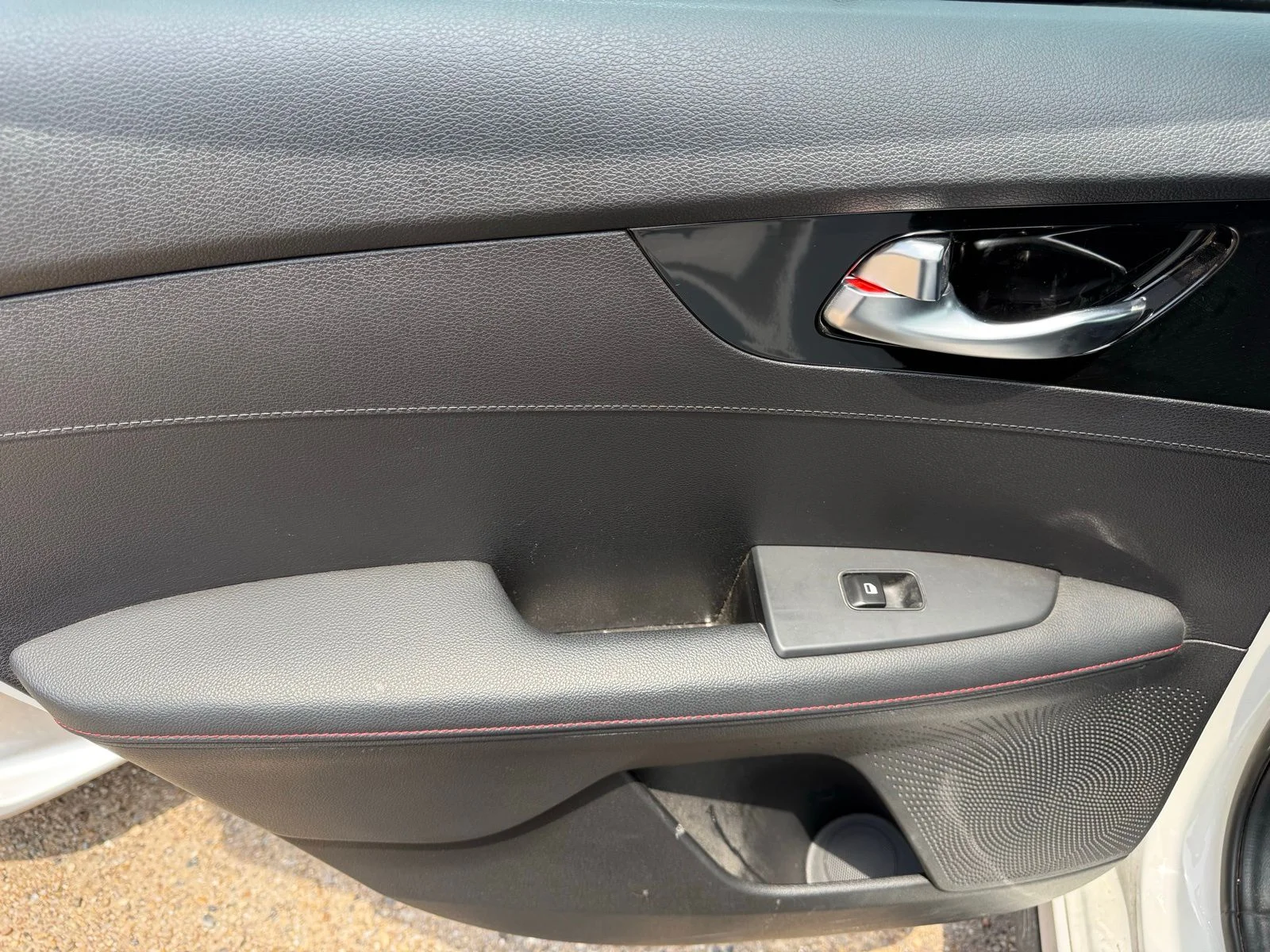 Used 2023 White Kia GT image 15
