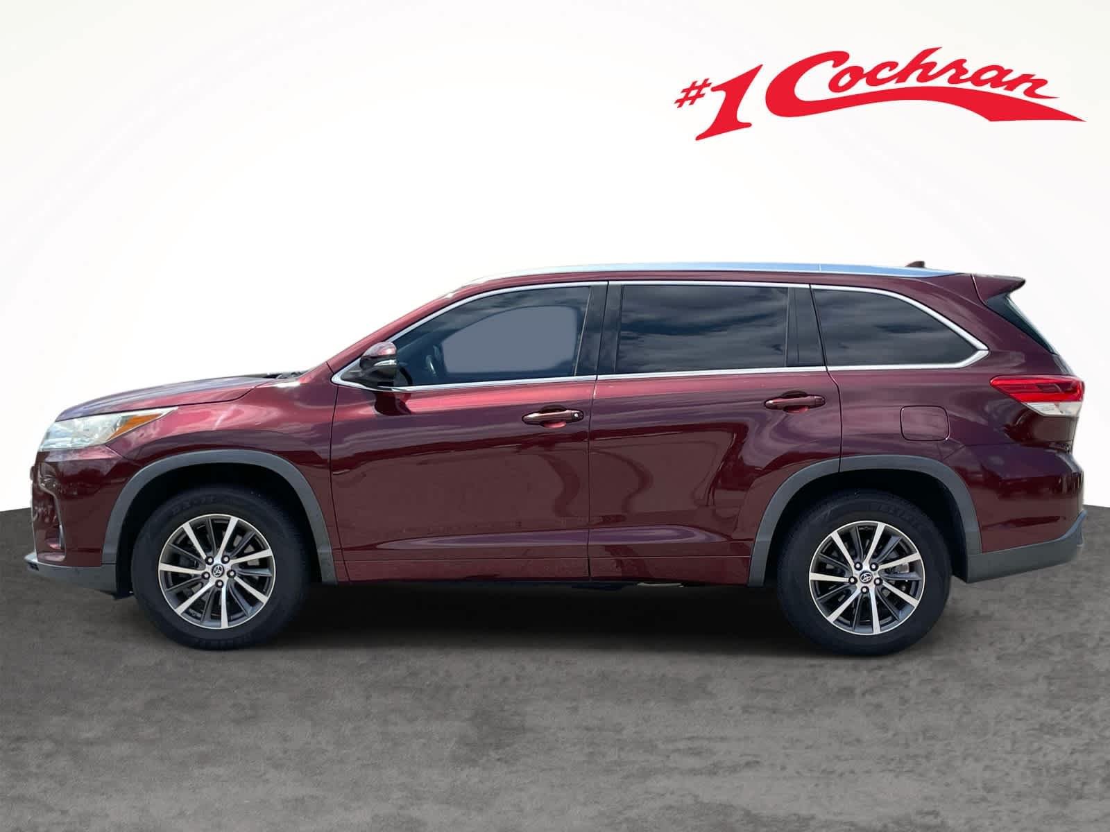 Used 2017 Ooh La La Rouge Mica Toyota XLE image 15
