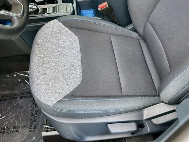 Used 2025 White Metallic Ford XLT image 18