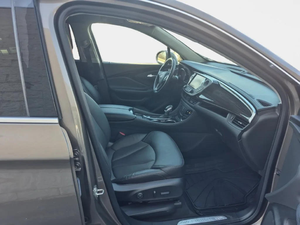 Used 2019 Brown Buick Essence image 18