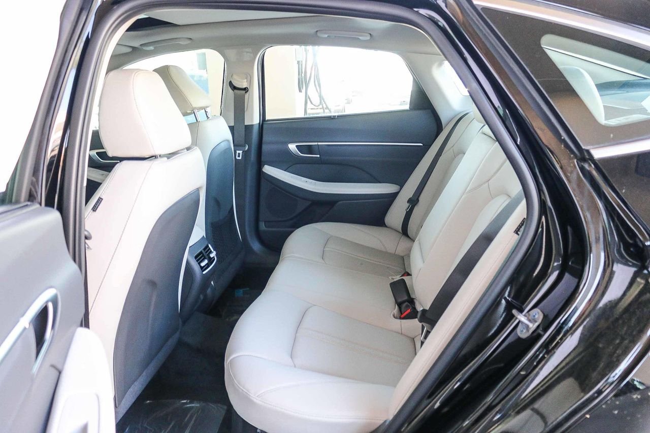 New 2025 Black Hyundai Limited image 20