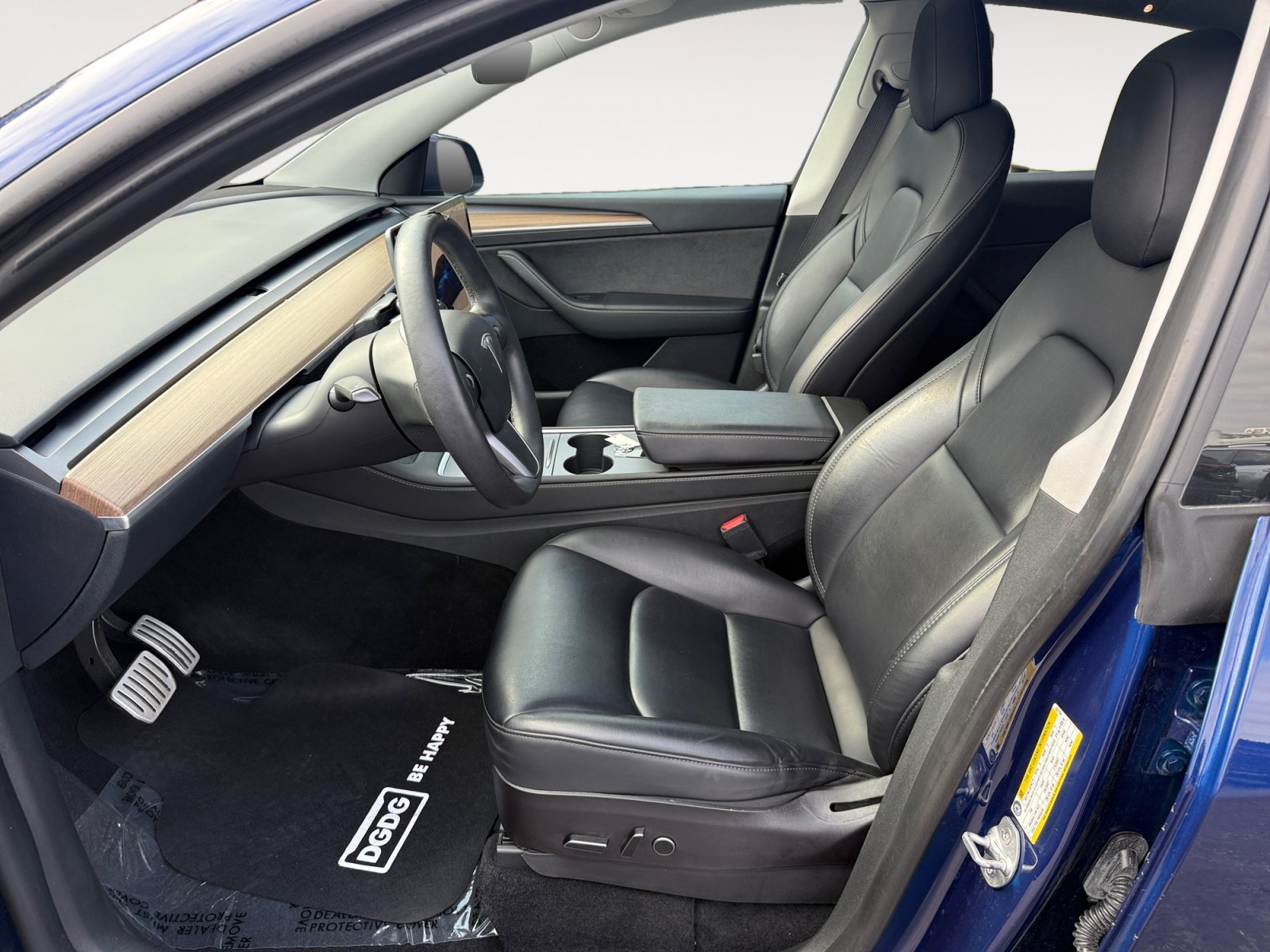 Used 2023 Deep Blue Metallic Tesla Performance image 10