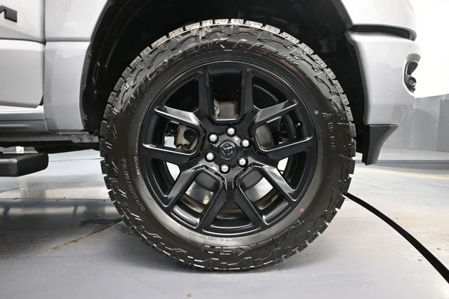 Used 2023 Silver Ram Laramie image 18