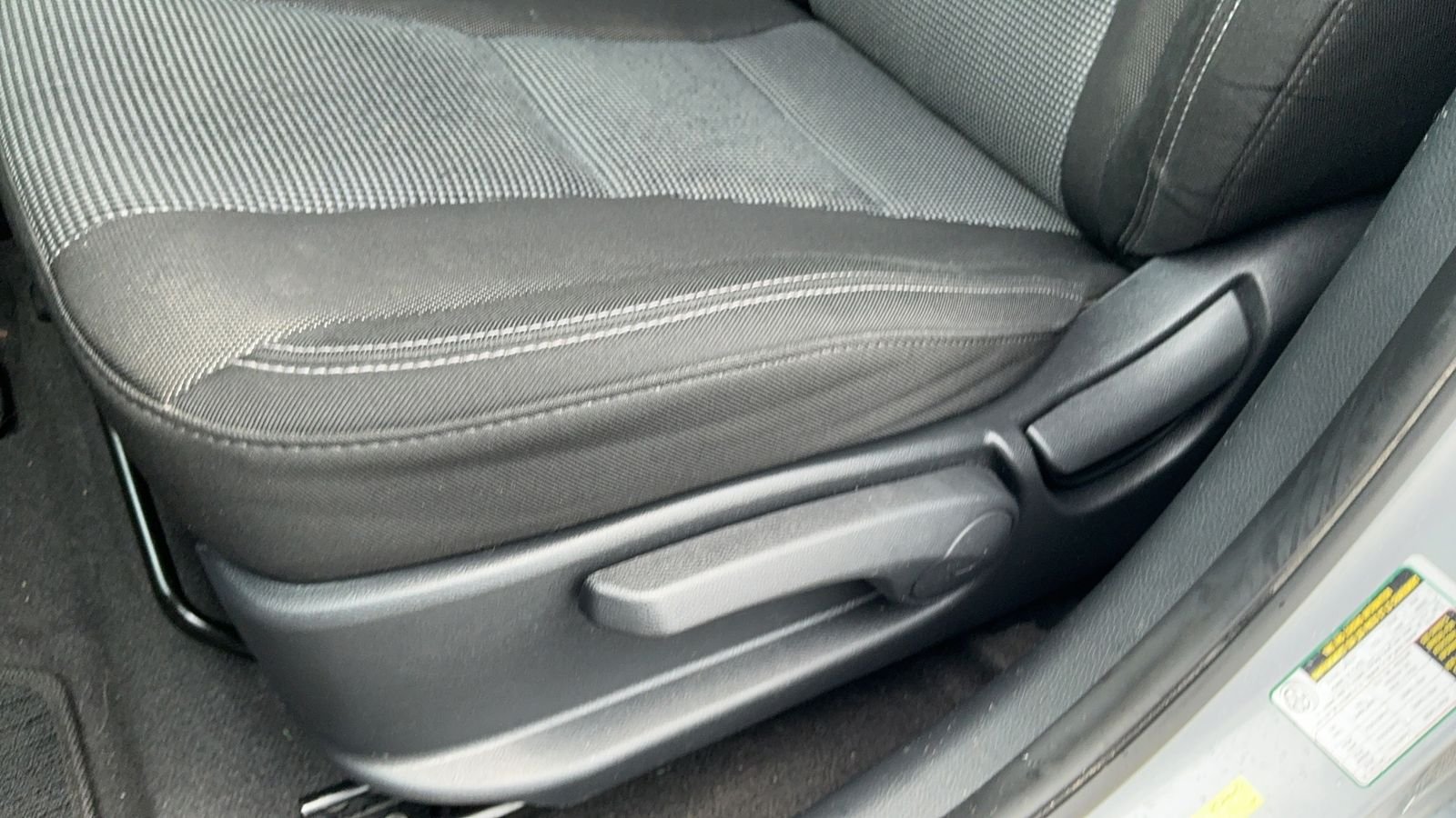 Used 2015 Gray Hyundai Base image 36