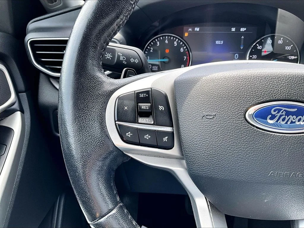 Used 2020 Blue Ford XLT image 19