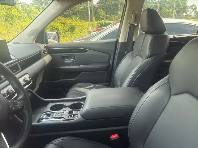 Used 2024  Honda Touring image 6