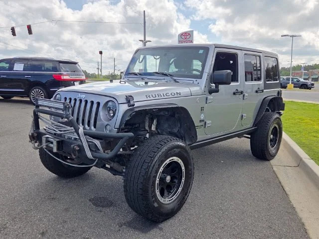 Used 2015 Silver Jeep Unlimited Rubicon image 3