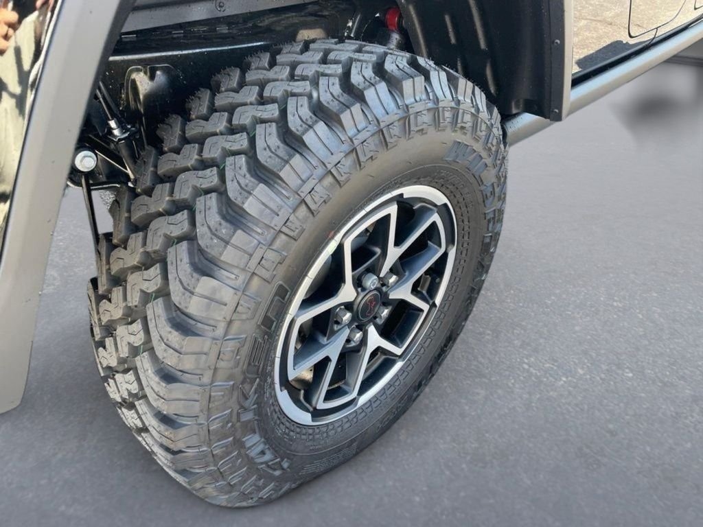 New 2026 Black Clear-Coat Exterior Paint Jeep Rubicon X image 13