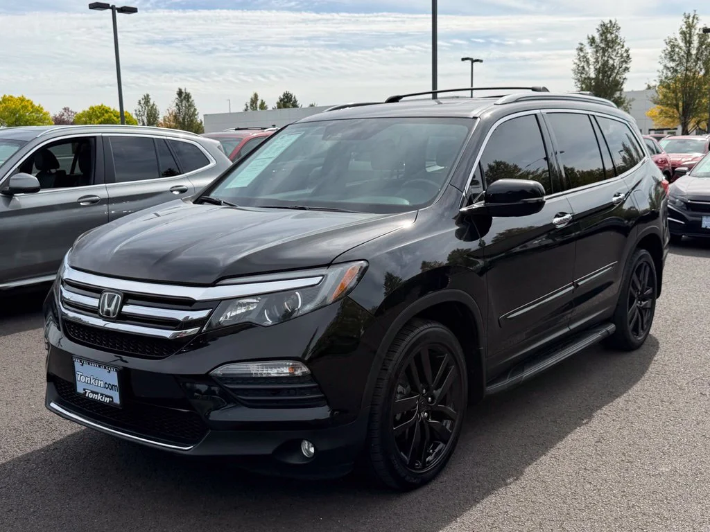 Used 2018 Crystal Black Pearl Honda Elite image 4