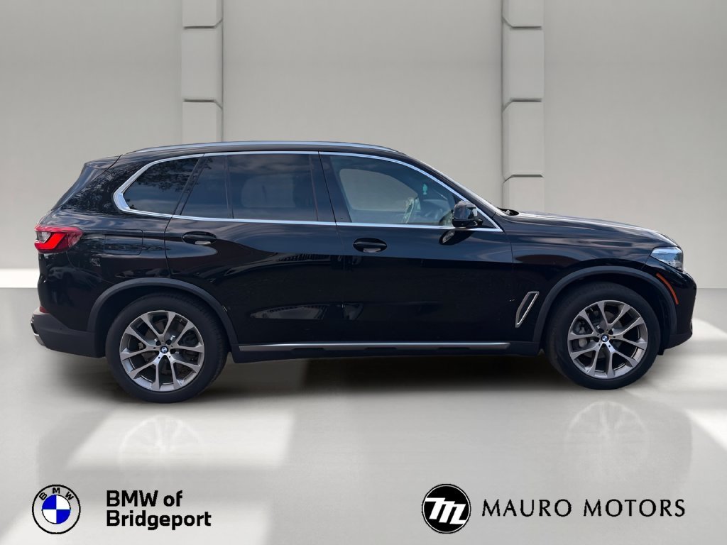 Used 2020 Black BMW xDrive40i image 2