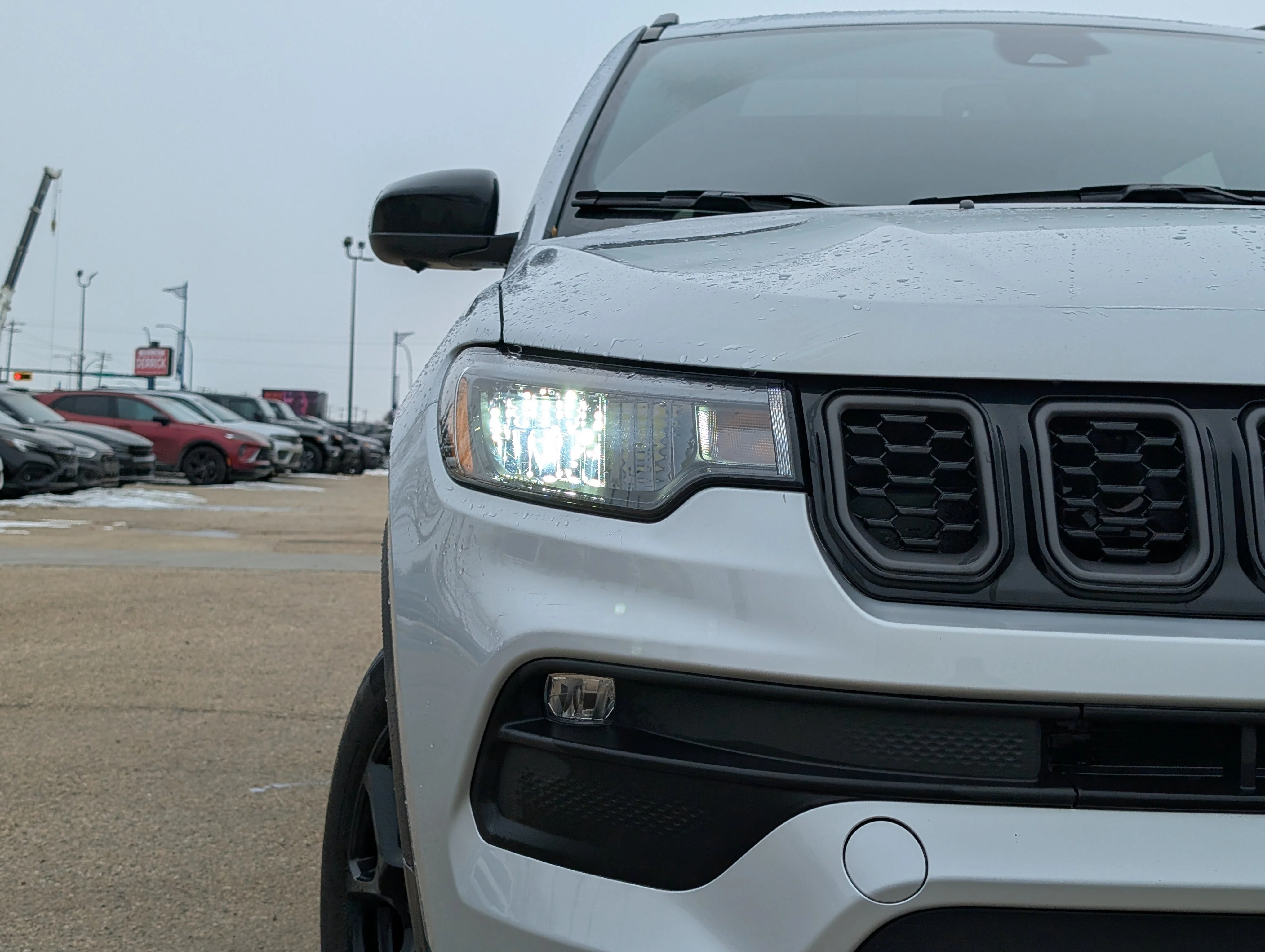 New 2025 Silver Zynith Metallic Jeep Altitude image 11