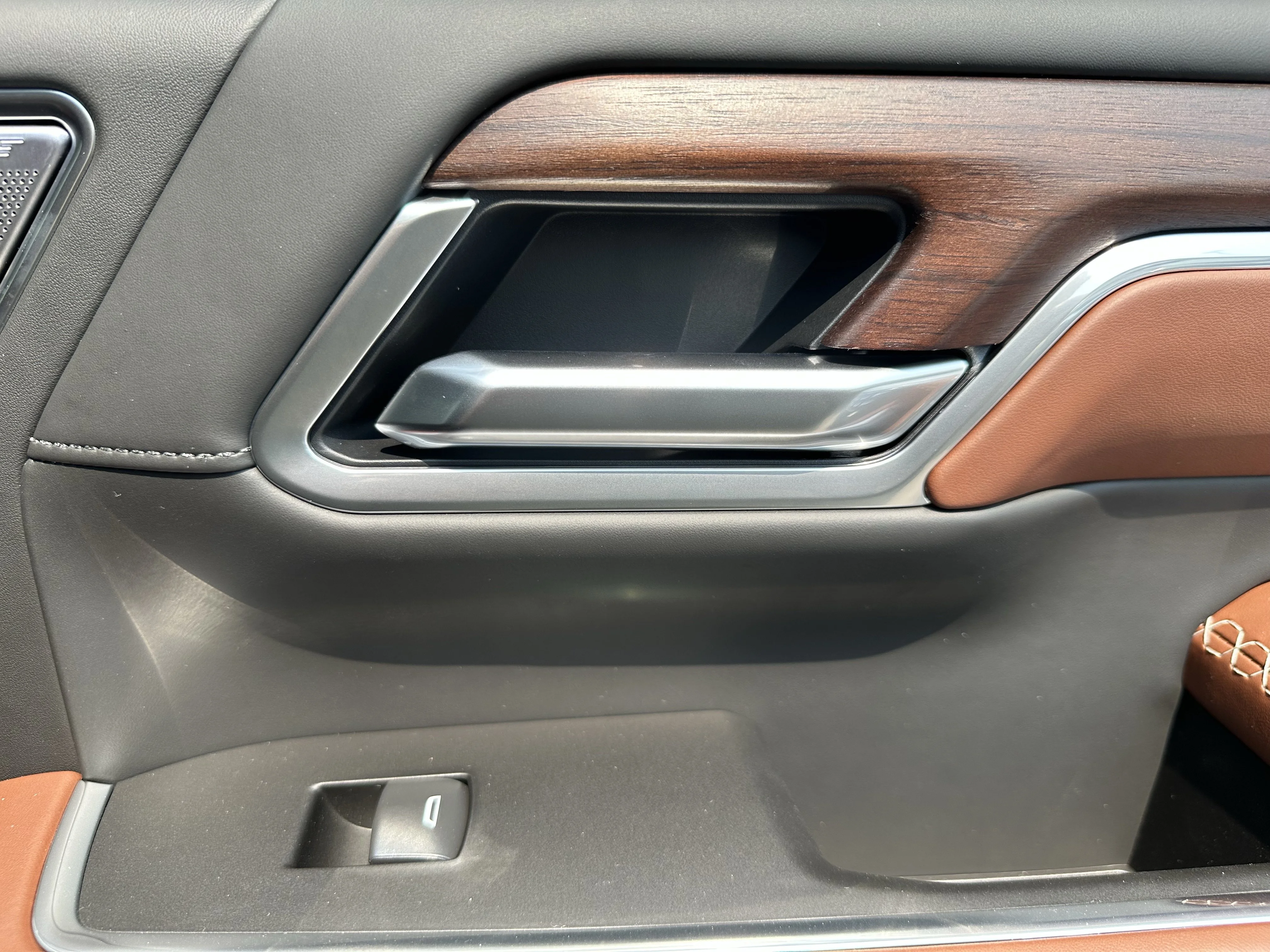 New 2026 Polar White Tricoat GMC Denali Ultimate image 22