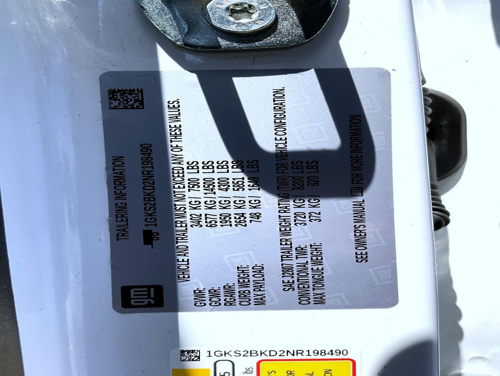 Used 2022 White GMC SLT image 26