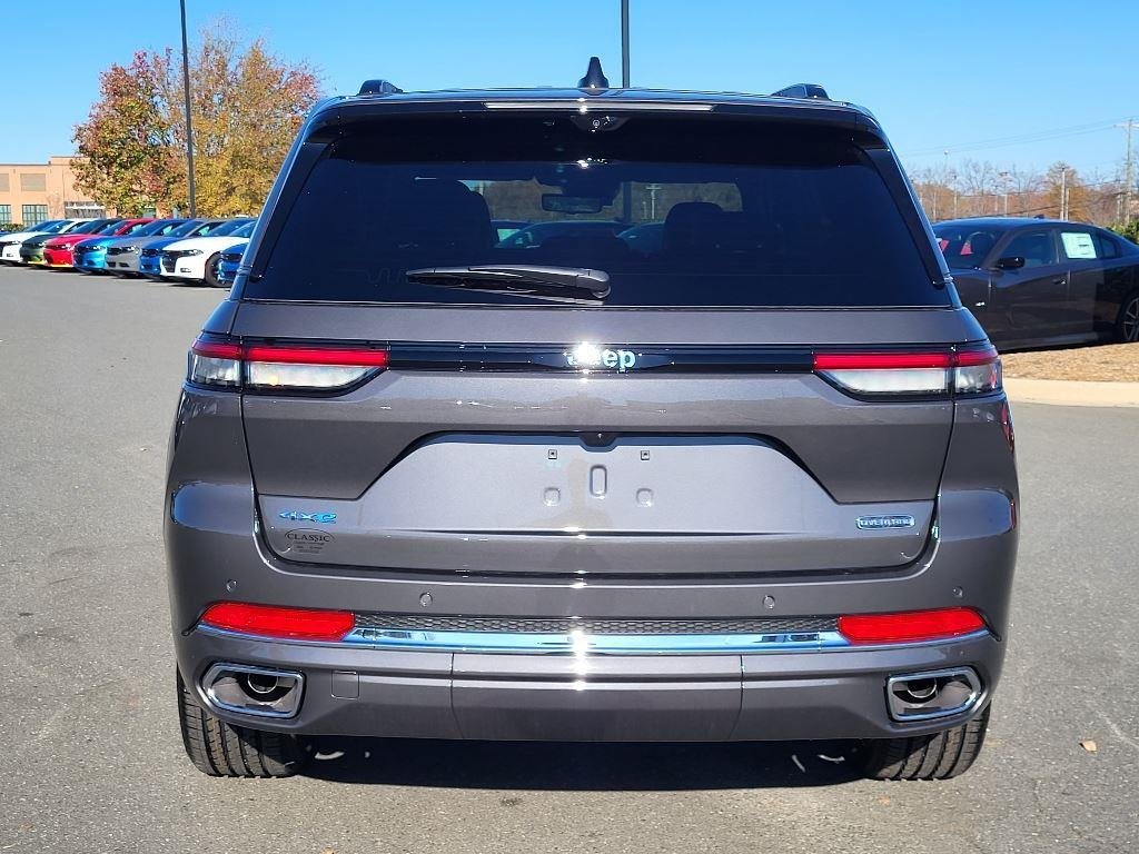 New 2024 Baltic Gray Metallic Clear-Coat Exterior Paint Jeep Overland image 21