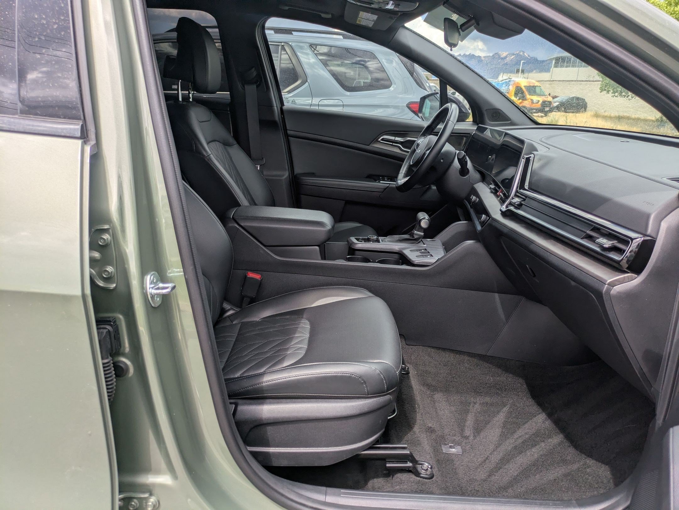 Used 2024 Jungle Green Kia X-Line image 31